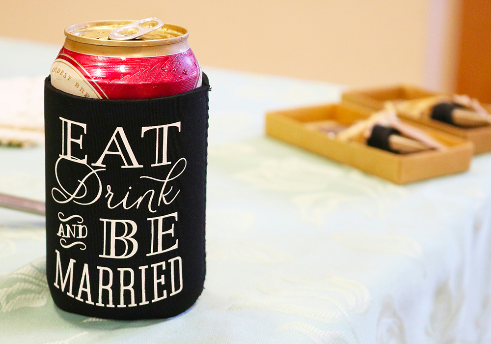 7 Wedding Favor Trends for 2025 That Guests Will Love | Stomp Stickers